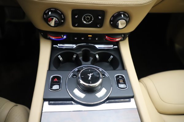 Used 2015 Rolls-Royce Ghost for sale $166,900 at Alfa Romeo of Westport in Westport CT 06880 26