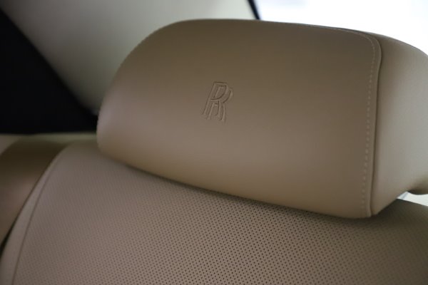 Used 2015 Rolls-Royce Ghost for sale $166,900 at Alfa Romeo of Westport in Westport CT 06880 28