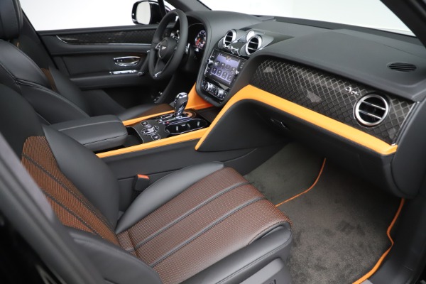 New 2020 Bentley Bentayga V8 Design Series for sale $216,860 at Alfa Romeo of Westport in Westport CT 06880 25