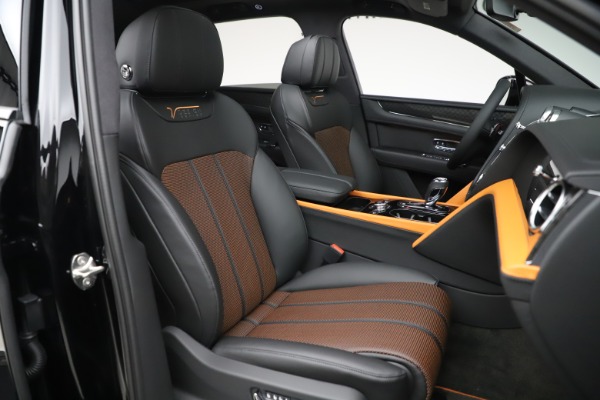 New 2020 Bentley Bentayga V8 Design Series for sale $216,860 at Alfa Romeo of Westport in Westport CT 06880 27