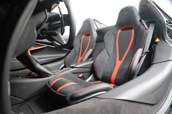 New 2020 McLaren 720S Spider Convertible for sale $383,090 at Alfa Romeo of Westport in Westport CT 06880 25