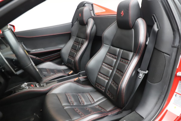 Used 2015 Ferrari 458 Spider for sale $235,900 at Alfa Romeo of Westport in Westport CT 06880 22