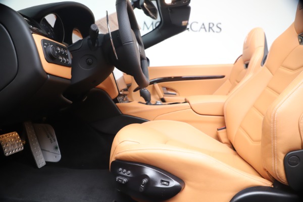 New 2019 Maserati GranTurismo Sport Convertible for sale $171,795 at Alfa Romeo of Westport in Westport CT 06880 20