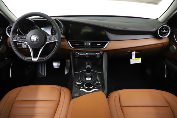 New 2019 Alfa Romeo Giulia Ti Lusso Q4 for sale $54,790 at Alfa Romeo of Westport in Westport CT 06880 16