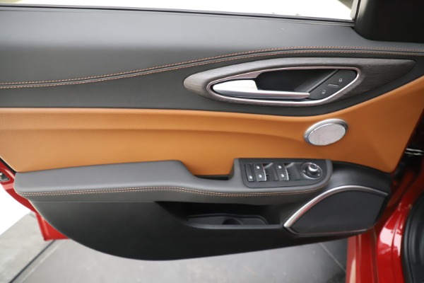 New 2019 Alfa Romeo Giulia Ti Lusso Q4 for sale $54,790 at Alfa Romeo of Westport in Westport CT 06880 17