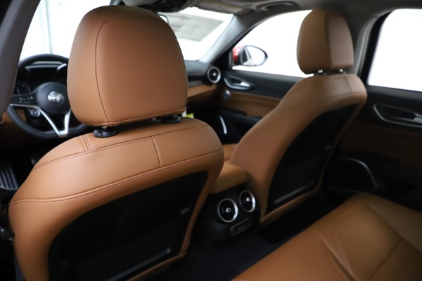 New 2019 Alfa Romeo Giulia Ti Lusso Q4 for sale $54,790 at Alfa Romeo of Westport in Westport CT 06880 20