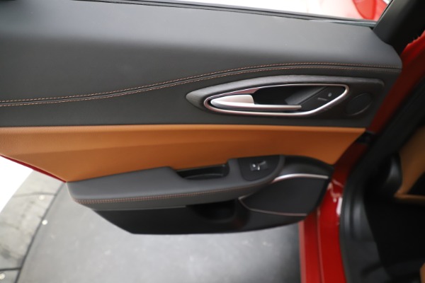 New 2019 Alfa Romeo Giulia Ti Lusso Q4 for sale $54,790 at Alfa Romeo of Westport in Westport CT 06880 21