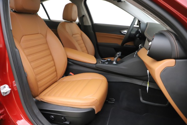 New 2019 Alfa Romeo Giulia Ti Lusso Q4 for sale $54,790 at Alfa Romeo of Westport in Westport CT 06880 24