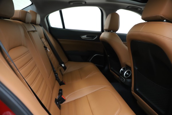 New 2019 Alfa Romeo Giulia Ti Lusso Q4 for sale $54,790 at Alfa Romeo of Westport in Westport CT 06880 27