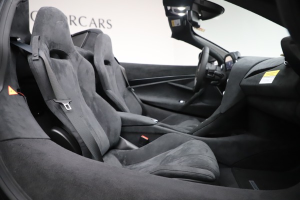 New 2020 McLaren 720S Spider Convertible for sale $332,570 at Alfa Romeo of Westport in Westport CT 06880 25