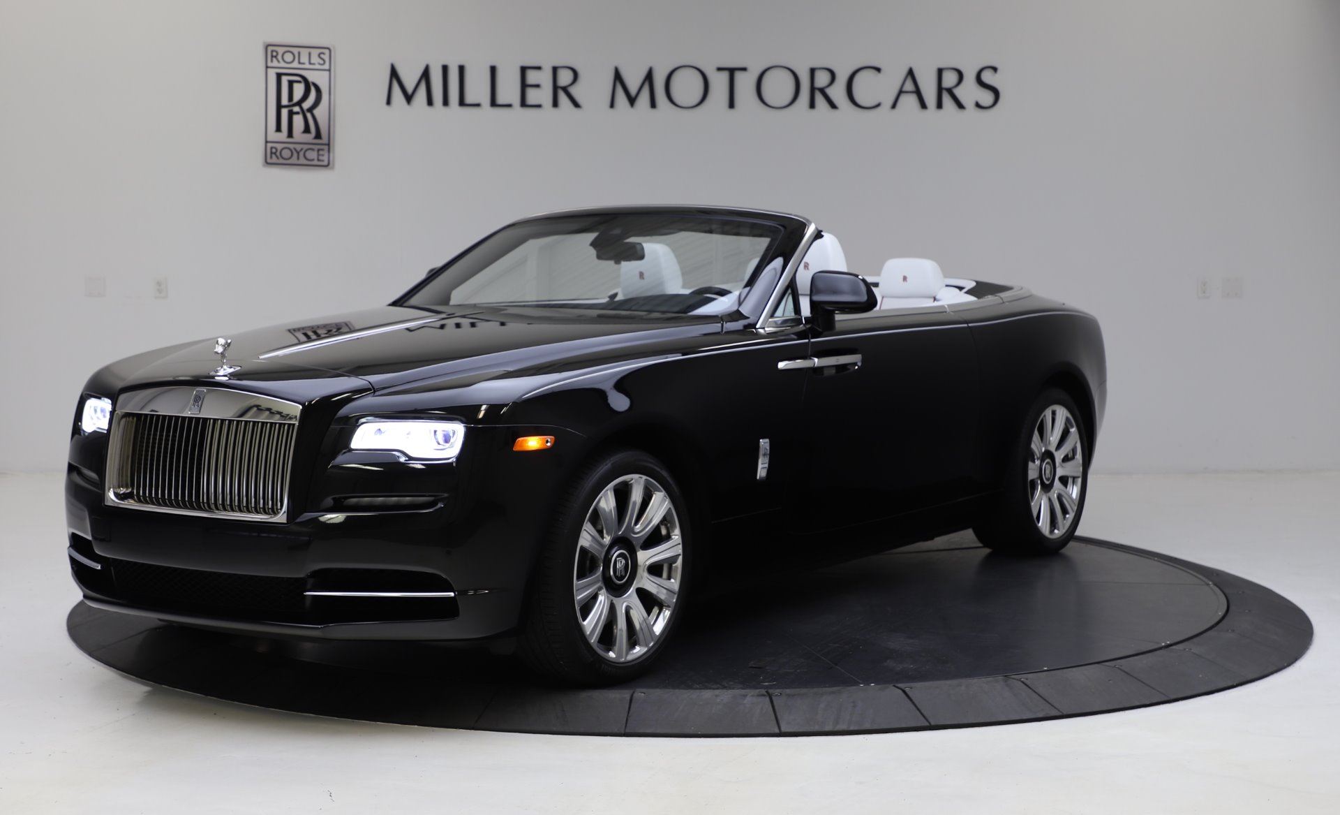 Used 2016 Rolls-Royce Dawn for sale $239,900 at Alfa Romeo of Westport in Westport CT 06880 1