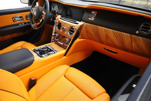 Used 2019 Rolls-Royce Cullinan for sale $329,900 at Alfa Romeo of Westport in Westport CT 06880 16