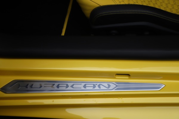 Used 2018 Lamborghini Huracan LP 580-2 Spyder for sale Sold at Alfa Romeo of Westport in Westport CT 06880 26