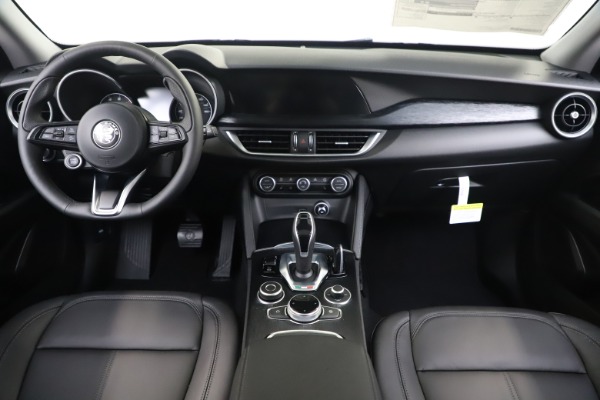 Used 2020 Alfa Romeo Stelvio Q4 for sale Sold at Alfa Romeo of Westport in Westport CT 06880 16