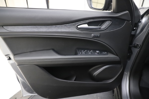 Used 2020 Alfa Romeo Stelvio Q4 for sale Sold at Alfa Romeo of Westport in Westport CT 06880 17
