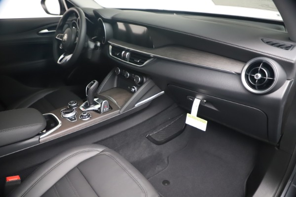 New 2020 Alfa Romeo Stelvio Ti Lusso Q4 for sale $55,790 at Alfa Romeo of Westport in Westport CT 06880 22