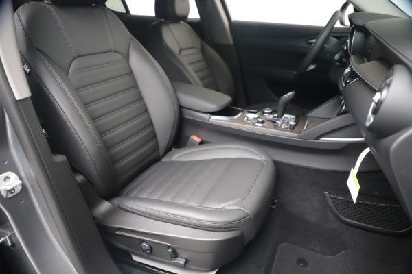 New 2020 Alfa Romeo Stelvio Ti Lusso Q4 for sale $55,790 at Alfa Romeo of Westport in Westport CT 06880 24