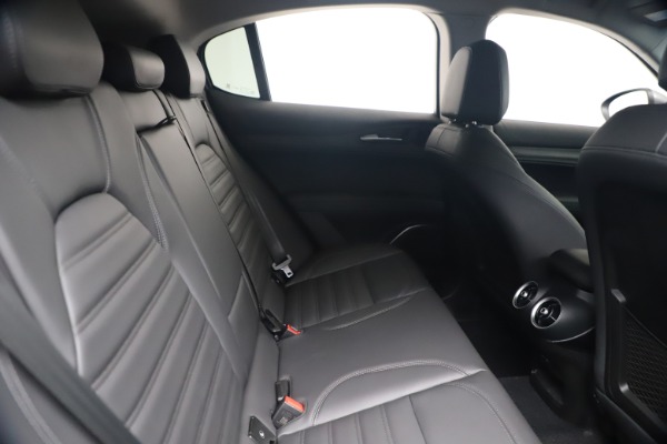 New 2020 Alfa Romeo Stelvio Ti Lusso Q4 for sale $55,790 at Alfa Romeo of Westport in Westport CT 06880 27