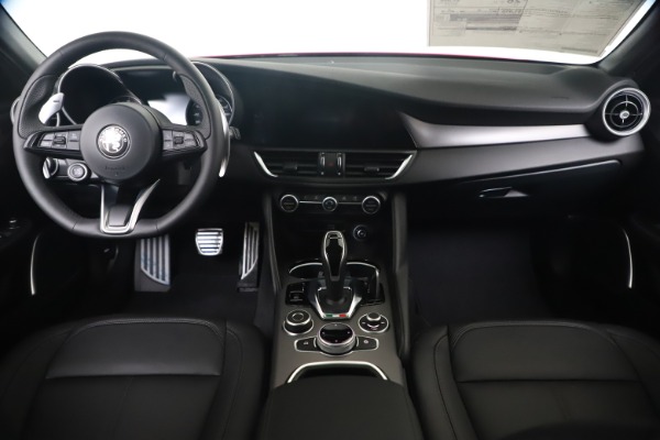 New 2020 Alfa Romeo Giulia Sport Q4 for sale $47,790 at Alfa Romeo of Westport in Westport CT 06880 16