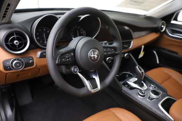 New 2020 Alfa Romeo Giulia Q4 for sale $46,940 at Alfa Romeo of Westport in Westport CT 06880 13