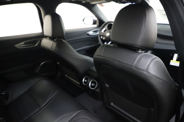 New 2020 Alfa Romeo Giulia Ti Sport Q4 for sale $51,590 at Alfa Romeo of Westport in Westport CT 06880 28