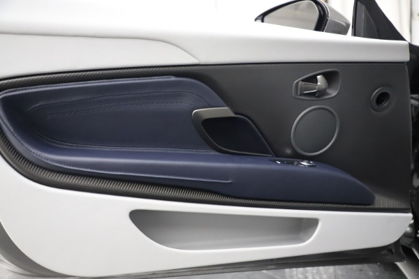 New 2020 Aston Martin DB11 Volante Convertible for sale $271,161 at Alfa Romeo of Westport in Westport CT 06880 17