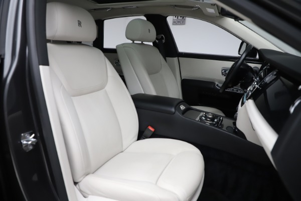 Used 2016 Rolls-Royce Ghost for sale $175,900 at Alfa Romeo of Westport in Westport CT 06880 14
