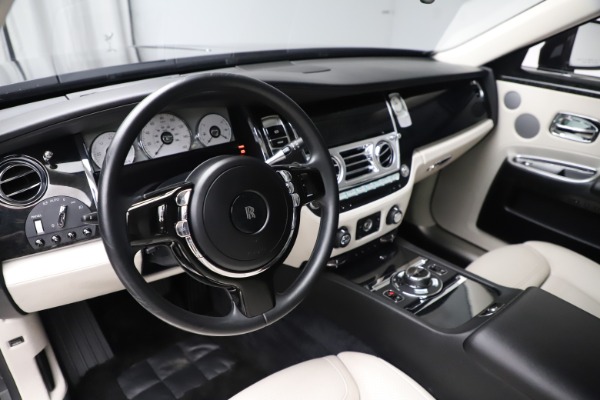 Used 2016 Rolls-Royce Ghost for sale $175,900 at Alfa Romeo of Westport in Westport CT 06880 16