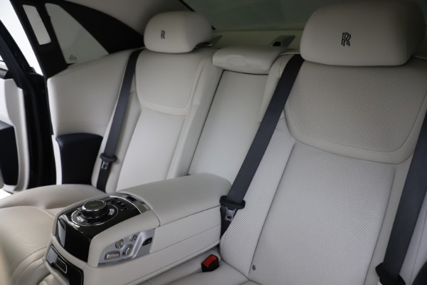 Used 2015 Rolls-Royce Ghost for sale Sold at Alfa Romeo of Westport in Westport CT 06880 17