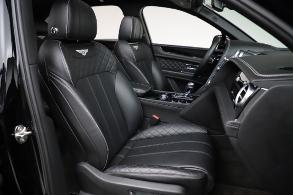 Used 2017 Bentley Bentayga W12 for sale $139,900 at Alfa Romeo of Westport in Westport CT 06880 27