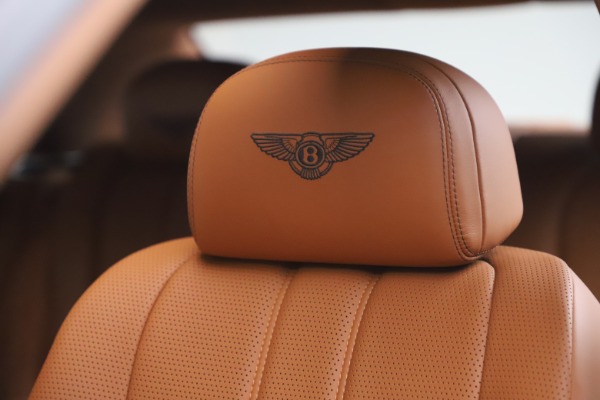 Used 2016 Bentley Flying Spur V8 for sale $119,900 at Alfa Romeo of Westport in Westport CT 06880 20