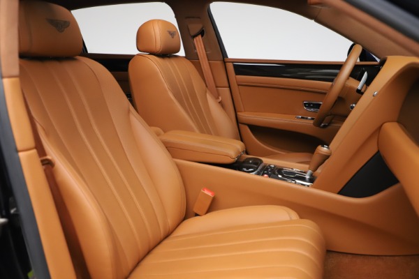 Used 2016 Bentley Flying Spur V8 for sale $119,900 at Alfa Romeo of Westport in Westport CT 06880 24
