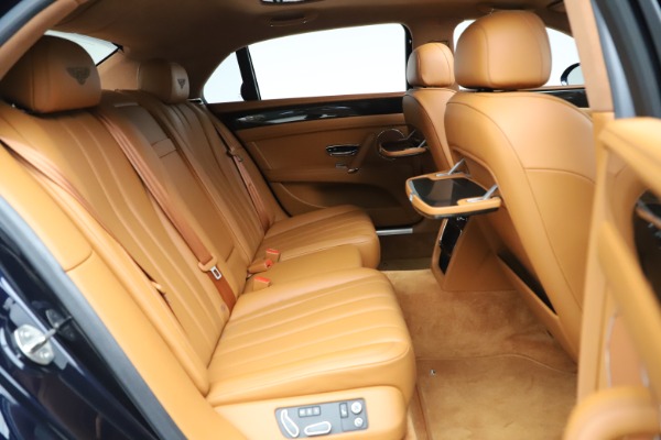 Used 2016 Bentley Flying Spur V8 for sale $119,900 at Alfa Romeo of Westport in Westport CT 06880 26