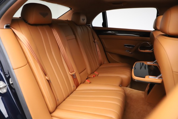 Used 2016 Bentley Flying Spur V8 for sale $119,900 at Alfa Romeo of Westport in Westport CT 06880 27