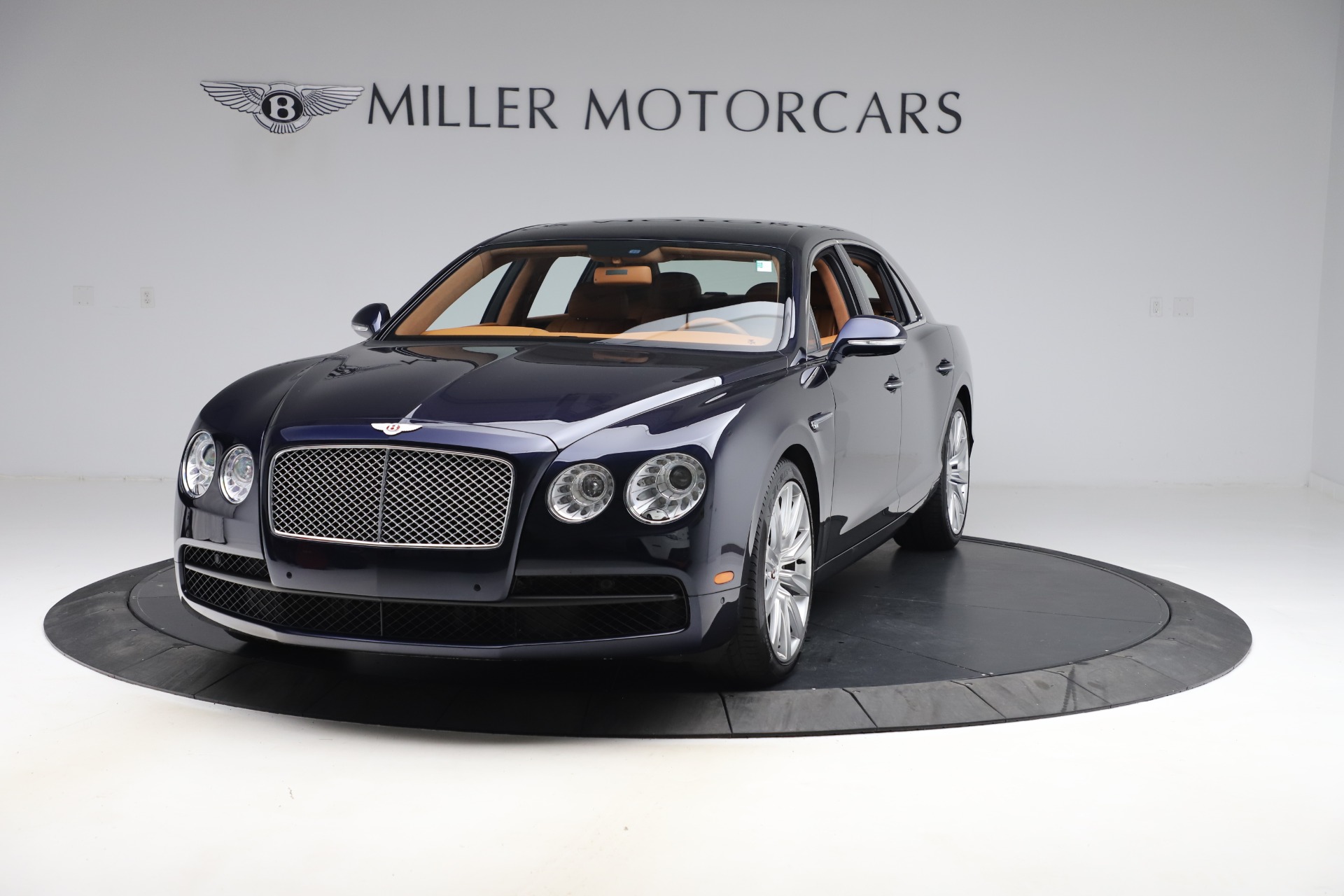 Used 2016 Bentley Flying Spur V8 for sale $119,900 at Alfa Romeo of Westport in Westport CT 06880 1