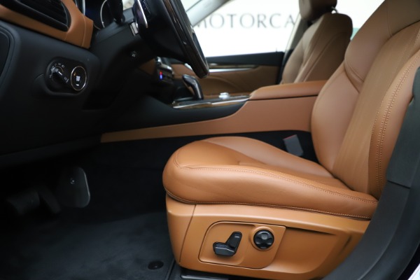 New 2020 Maserati Levante Q4 GranLusso for sale $87,335 at Alfa Romeo of Westport in Westport CT 06880 14