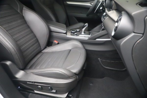 New 2019 Alfa Romeo Stelvio Ti Sport Q4 for sale $52,140 at Alfa Romeo of Westport in Westport CT 06880 24