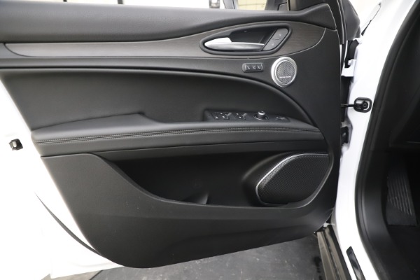 New 2019 Alfa Romeo Stelvio Ti Q4 for sale $51,490 at Alfa Romeo of Westport in Westport CT 06880 17