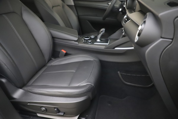 New 2019 Alfa Romeo Stelvio Ti Q4 for sale $51,490 at Alfa Romeo of Westport in Westport CT 06880 24