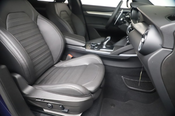 New 2019 Alfa Romeo Stelvio Ti Sport Q4 for sale $53,990 at Alfa Romeo of Westport in Westport CT 06880 24