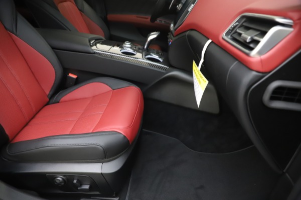 New 2020 Maserati Ghibli S Q4 GranSport for sale $94,785 at Alfa Romeo of Westport in Westport CT 06880 24