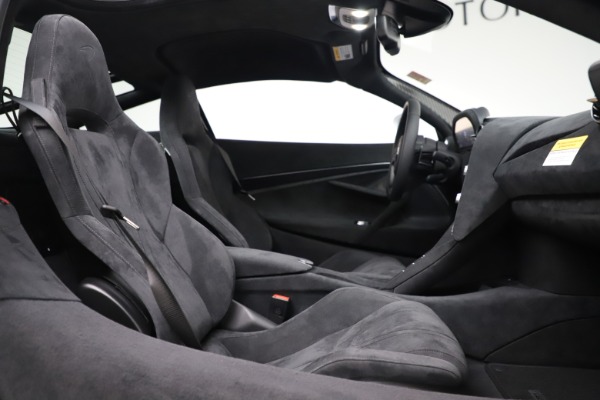 New 2020 McLaren 720S Coupe for sale $327,370 at Alfa Romeo of Westport in Westport CT 06880 19