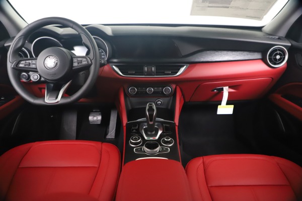 New 2020 Alfa Romeo Stelvio Sport Q4 for sale Sold at Alfa Romeo of Westport in Westport CT 06880 16