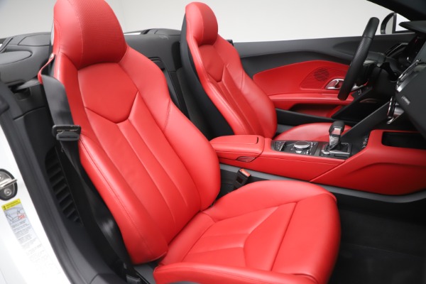 Used 2017 Audi R8 5.2 quattro V10 Spyder for sale Sold at Alfa Romeo of Westport in Westport CT 06880 25
