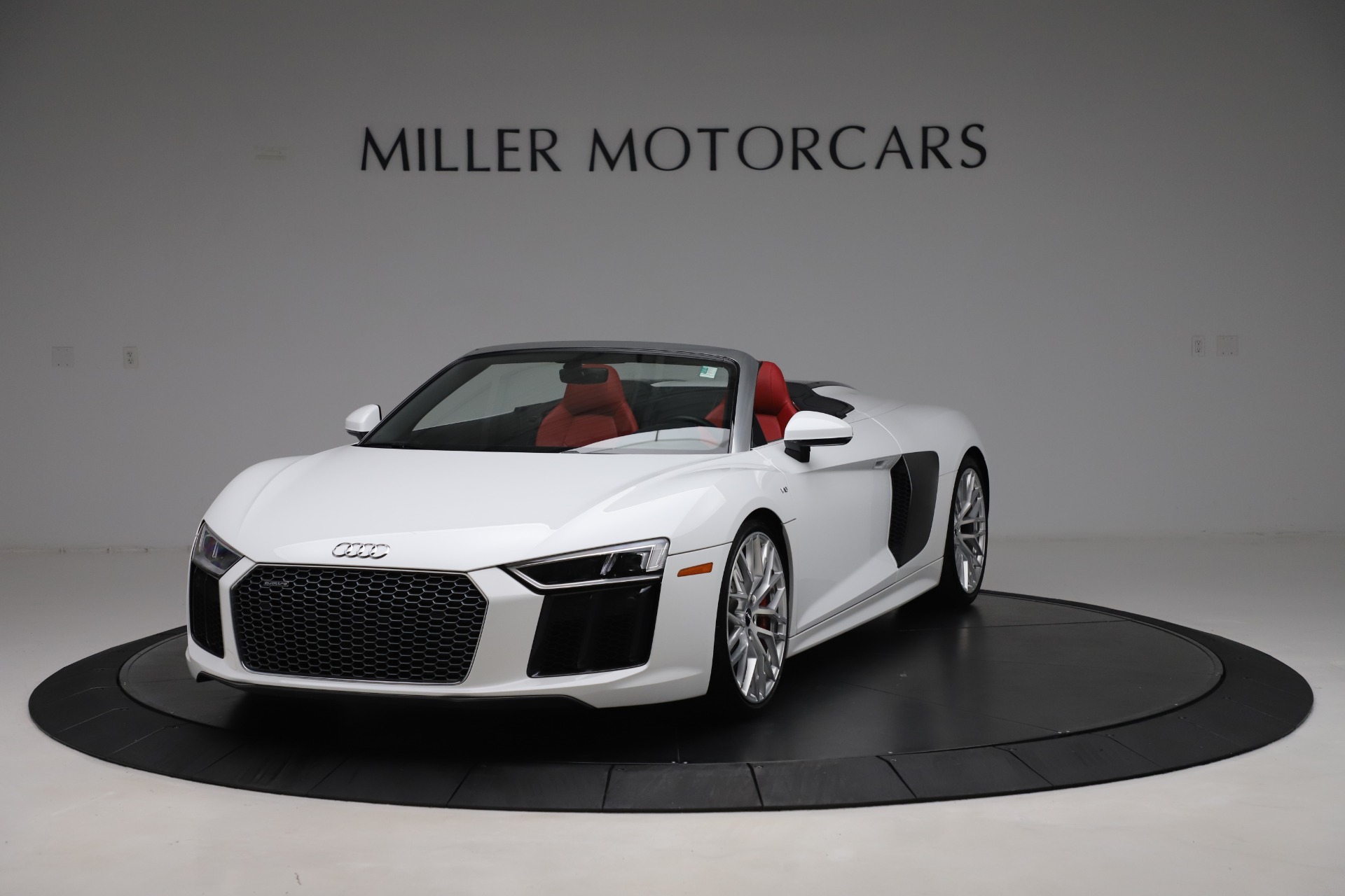 Used 2017 Audi R8 5.2 quattro V10 Spyder for sale $138,900 at Alfa Romeo of Westport in Westport CT 06880 1