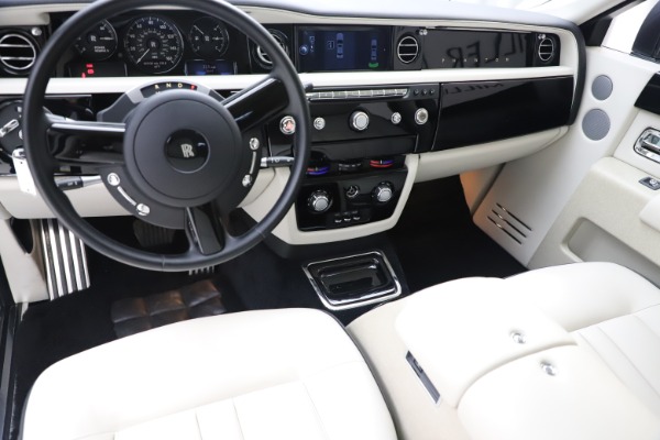 Used 2013 Rolls-Royce Phantom for sale Sold at Alfa Romeo of Westport in Westport CT 06880 12