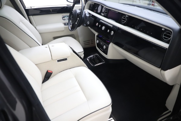Used 2013 Rolls-Royce Phantom for sale Sold at Alfa Romeo of Westport in Westport CT 06880 16