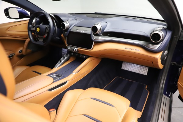 Used 2017 Ferrari GTC4Lusso for sale Sold at Alfa Romeo of Westport in Westport CT 06880 18