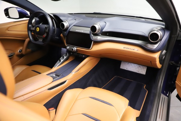 Used 2017 Ferrari GTC4Lusso for sale $209,900 at Alfa Romeo of Westport in Westport CT 06880 19