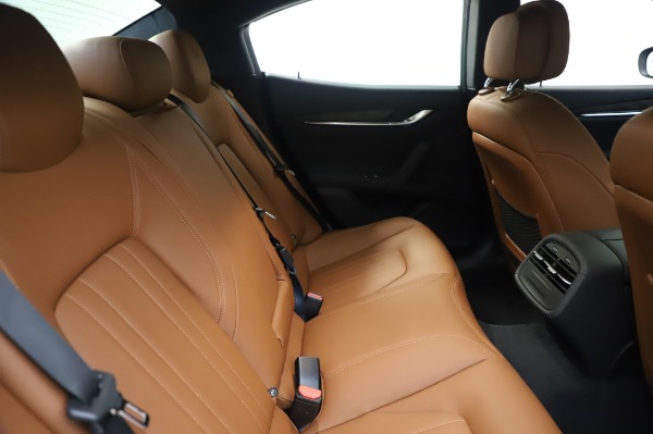 New 2020 Maserati Ghibli S Q4 for sale $82,385 at Alfa Romeo of Westport in Westport CT 06880 27